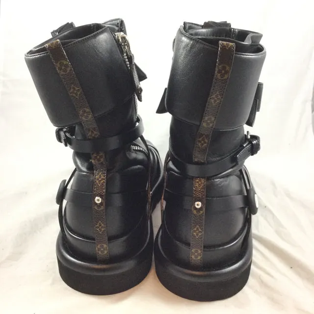 Louis Vuitton Square Pillow Flat Ankle Boots. Size 39