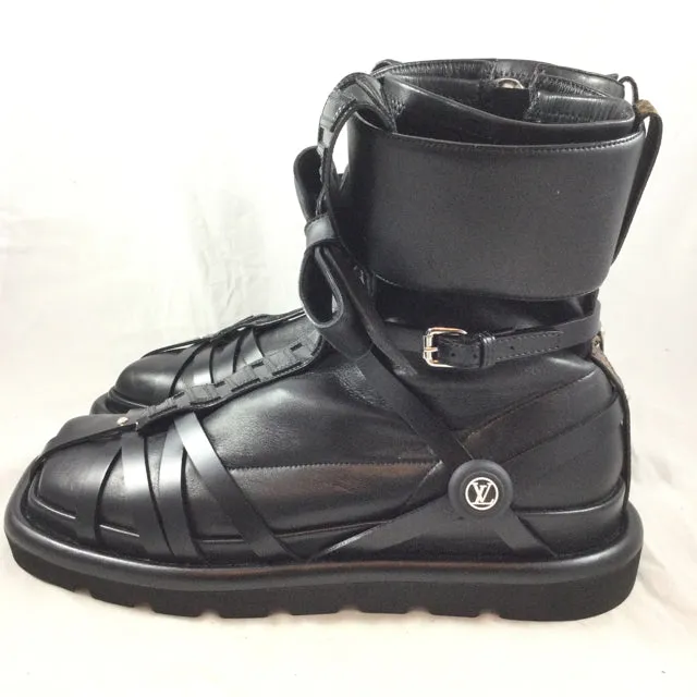 Louis Vuitton Square Pillow Flat Ankle Boots. Size 39