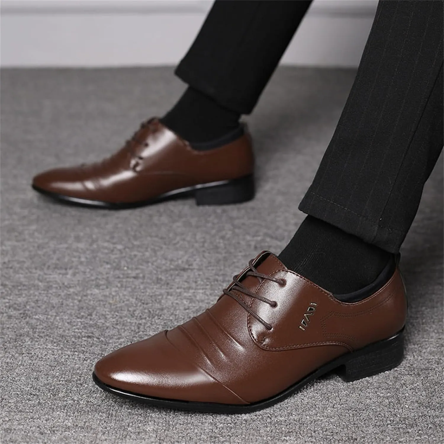 Men's Dress Shoes Classic Pointed-Toe Oxfords Shoes Lace Up Wedding Shoes Business Formal Modern Loafers Shoes