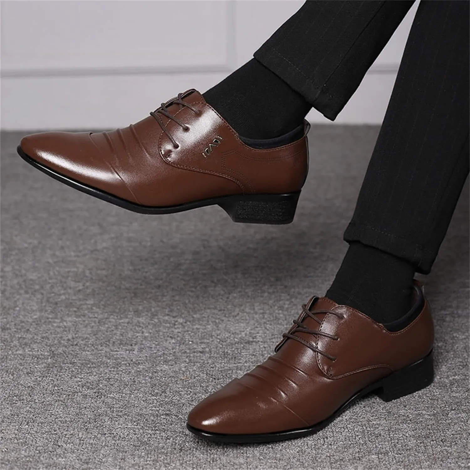 Men's Dress Shoes Classic Pointed-Toe Oxfords Shoes Lace Up Wedding Shoes Business Formal Modern Loafers Shoes