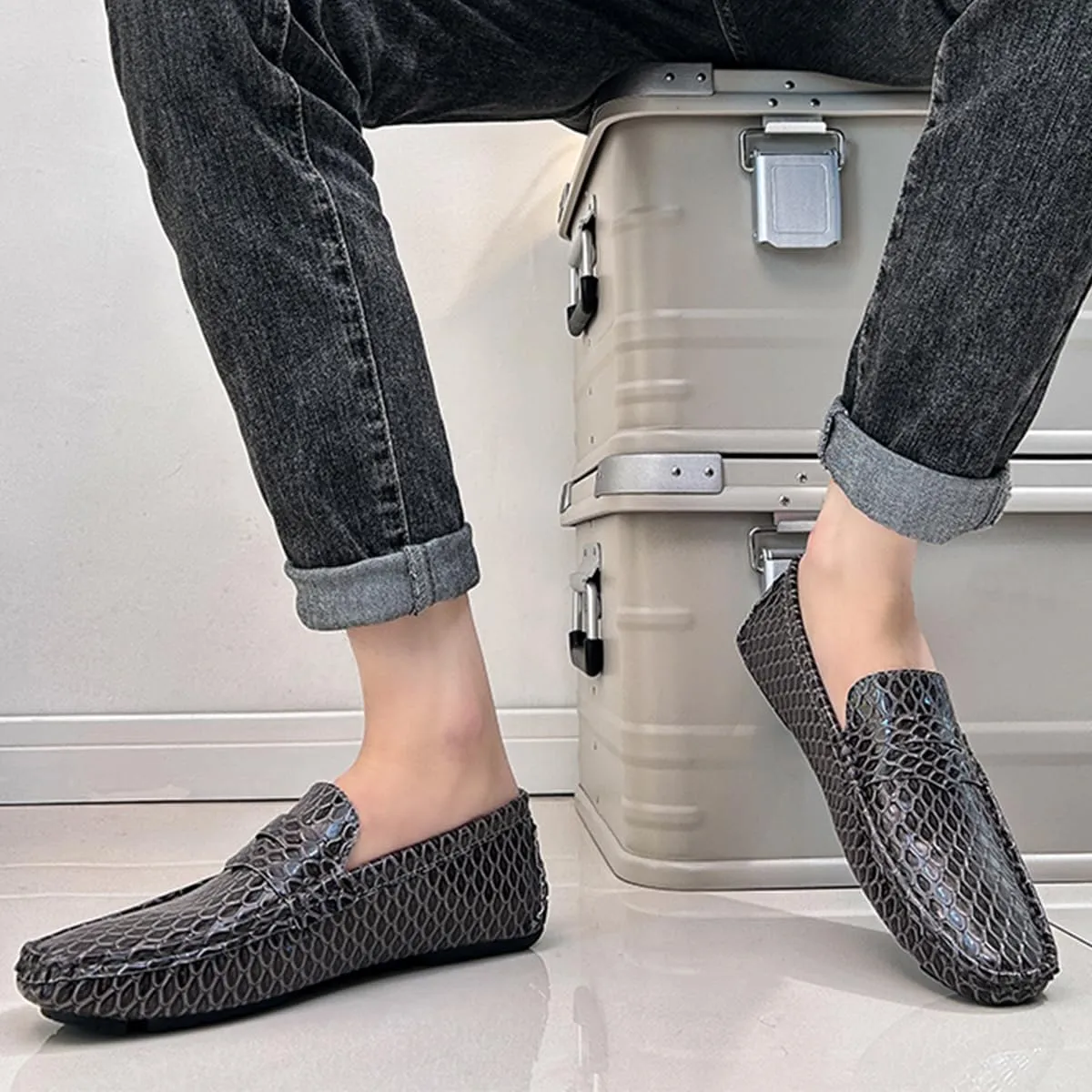 Men's Snake Embossed Leather Loafers Black Slip-On Driving Moccasins Shoes Style